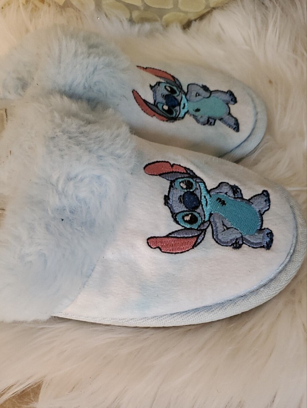 Disney Fuzzy House Slippers Shoes Size 1 - Picture 3 of 8